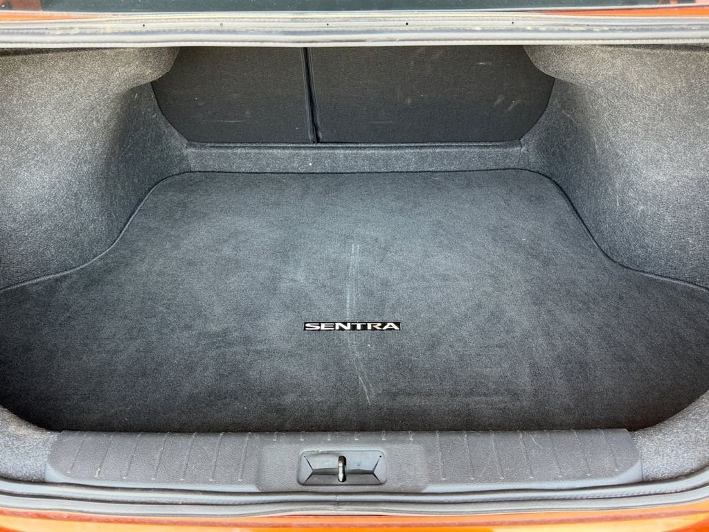 Used 2025 Orange Nissan SR image 13