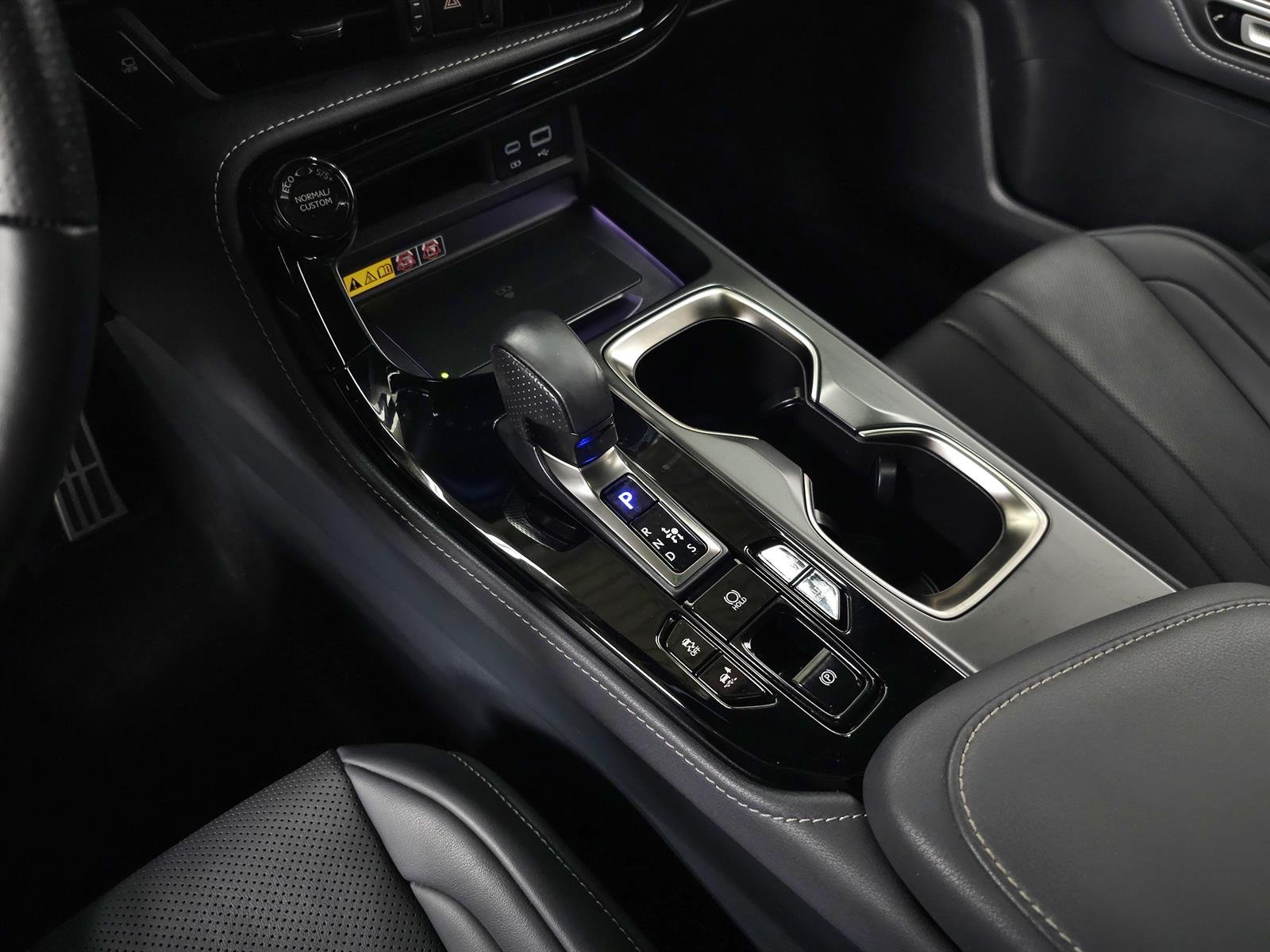 Certified Used 2025 Blue Lexus F SPORT Handling image 33
