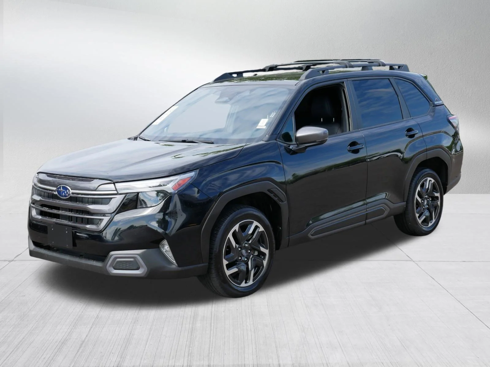 Used 2025 Crystal Black Silica Subaru Limited image 3