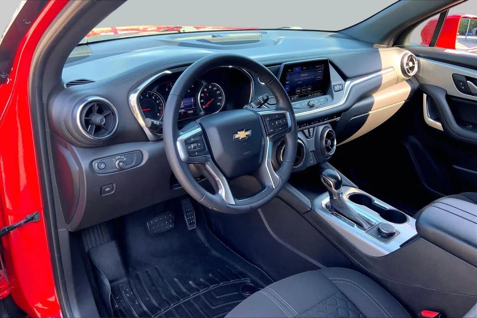 Used 2019 Red Hot Chevrolet  image 18