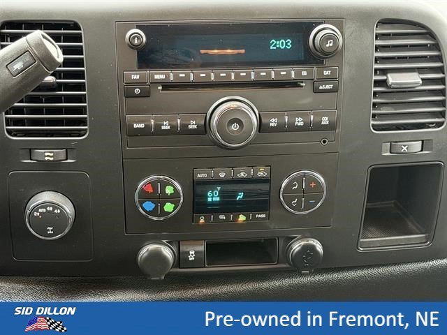 Used 2013 SILVER ICE METALLIC Chevrolet LT image 3