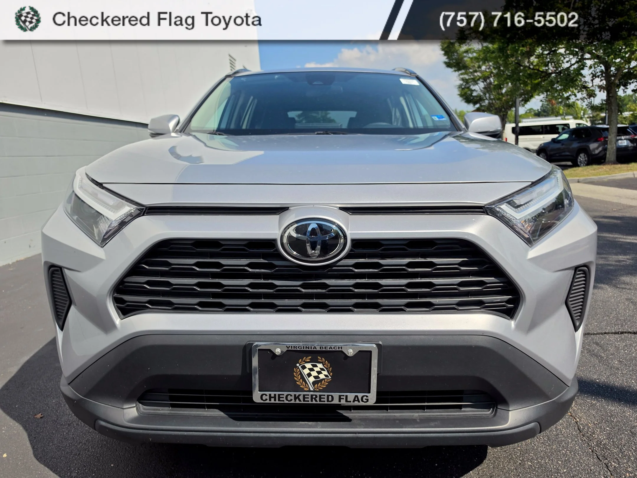 Used 2025 Silver Sky Metallic Toyota XLE image 8