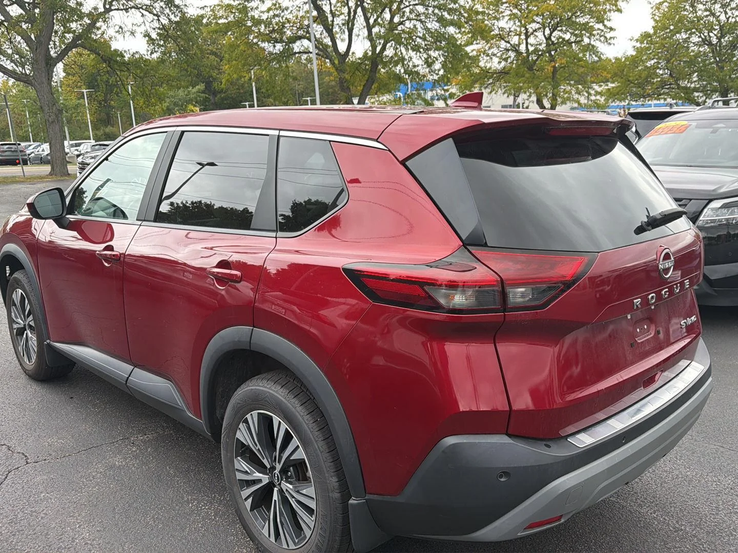 Used 2023 Scarlet Ember Tintcoat Nissan SV image 7