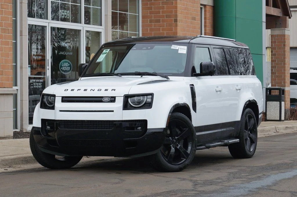 2026 Land Rover Defender 130 X-Dynamic SE P400's photo