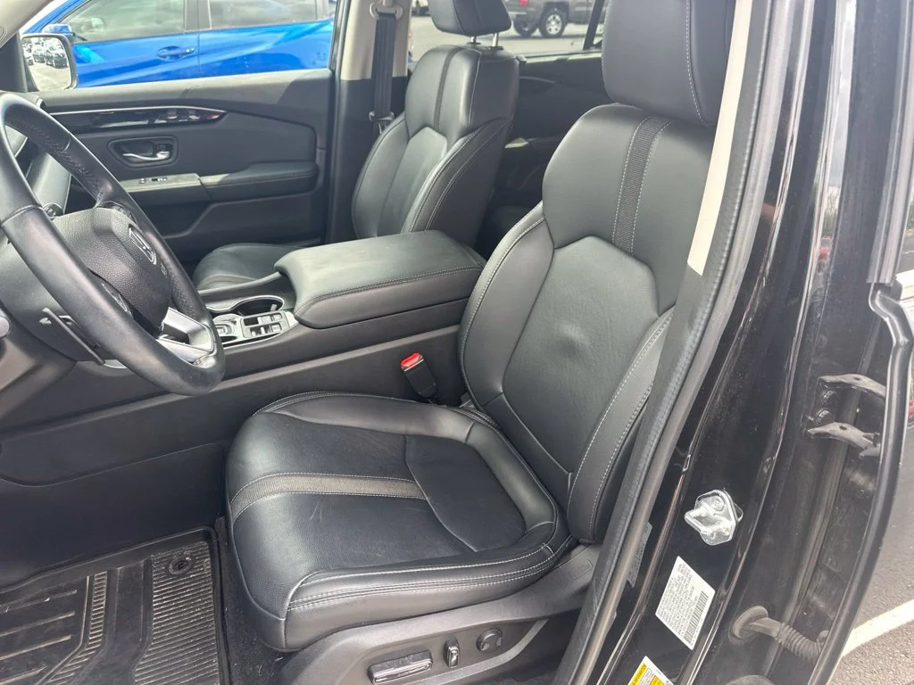 Used 2024  Honda Touring image 9