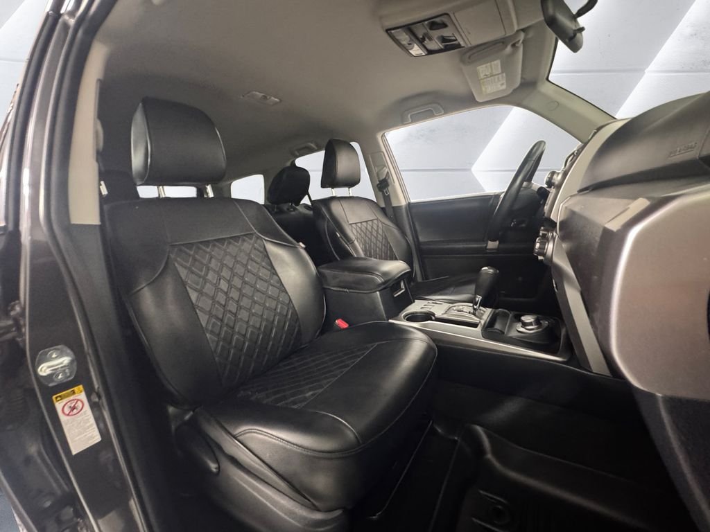 Used 2018 Gray Toyota SR5 image 14