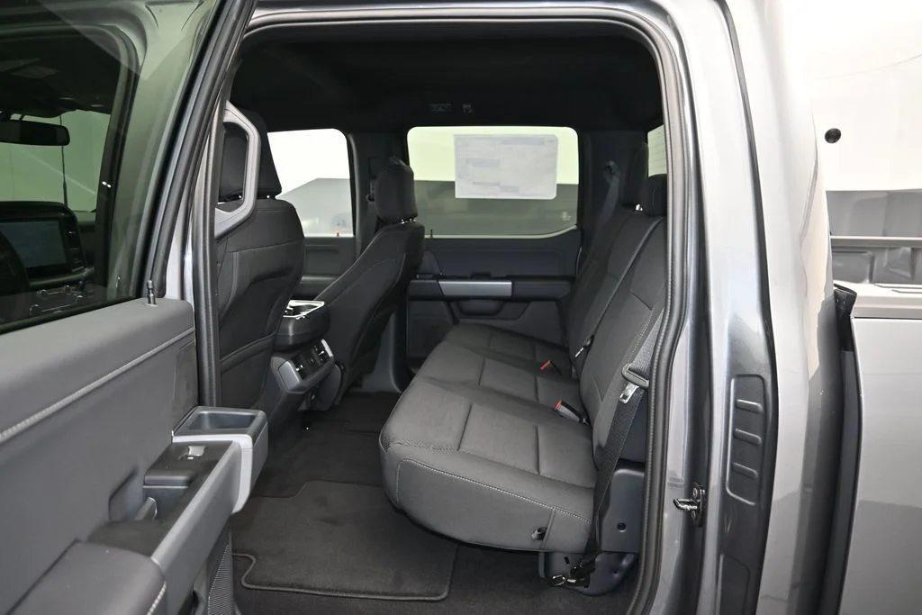 New 2026 Carbonized Gray Metallic Ford XLT image 13