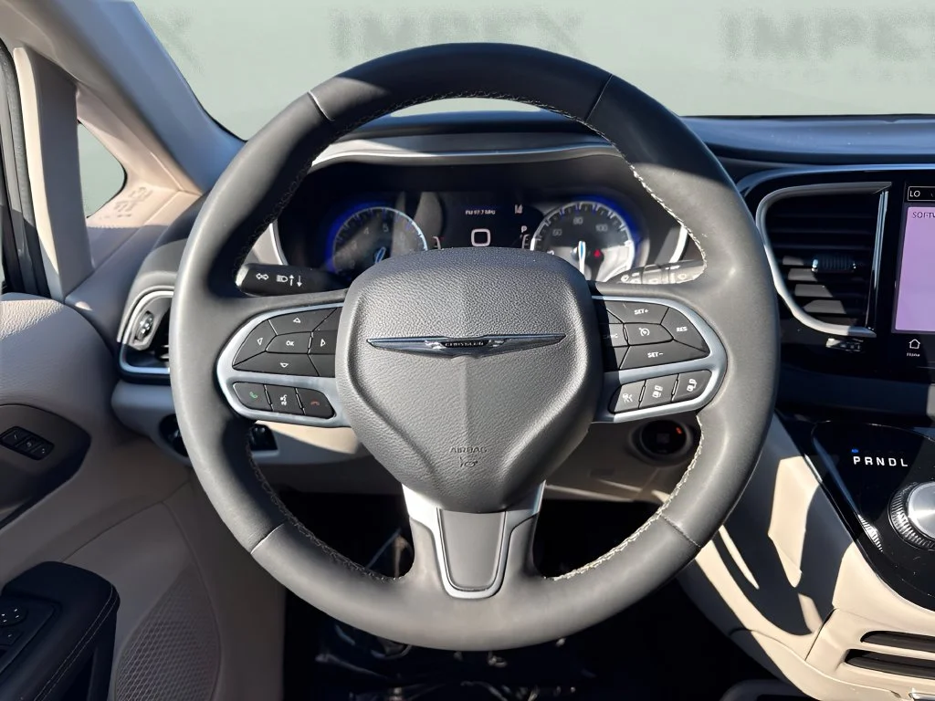 Used 2023 White Chrysler Touring L image 15