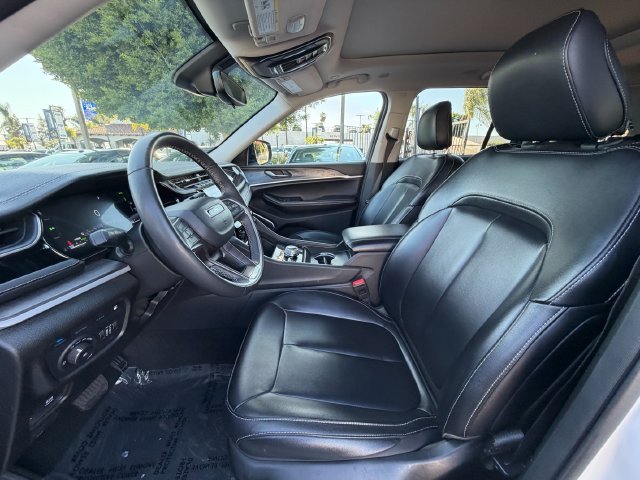 Used 2024 White Jeep 4xe image 33