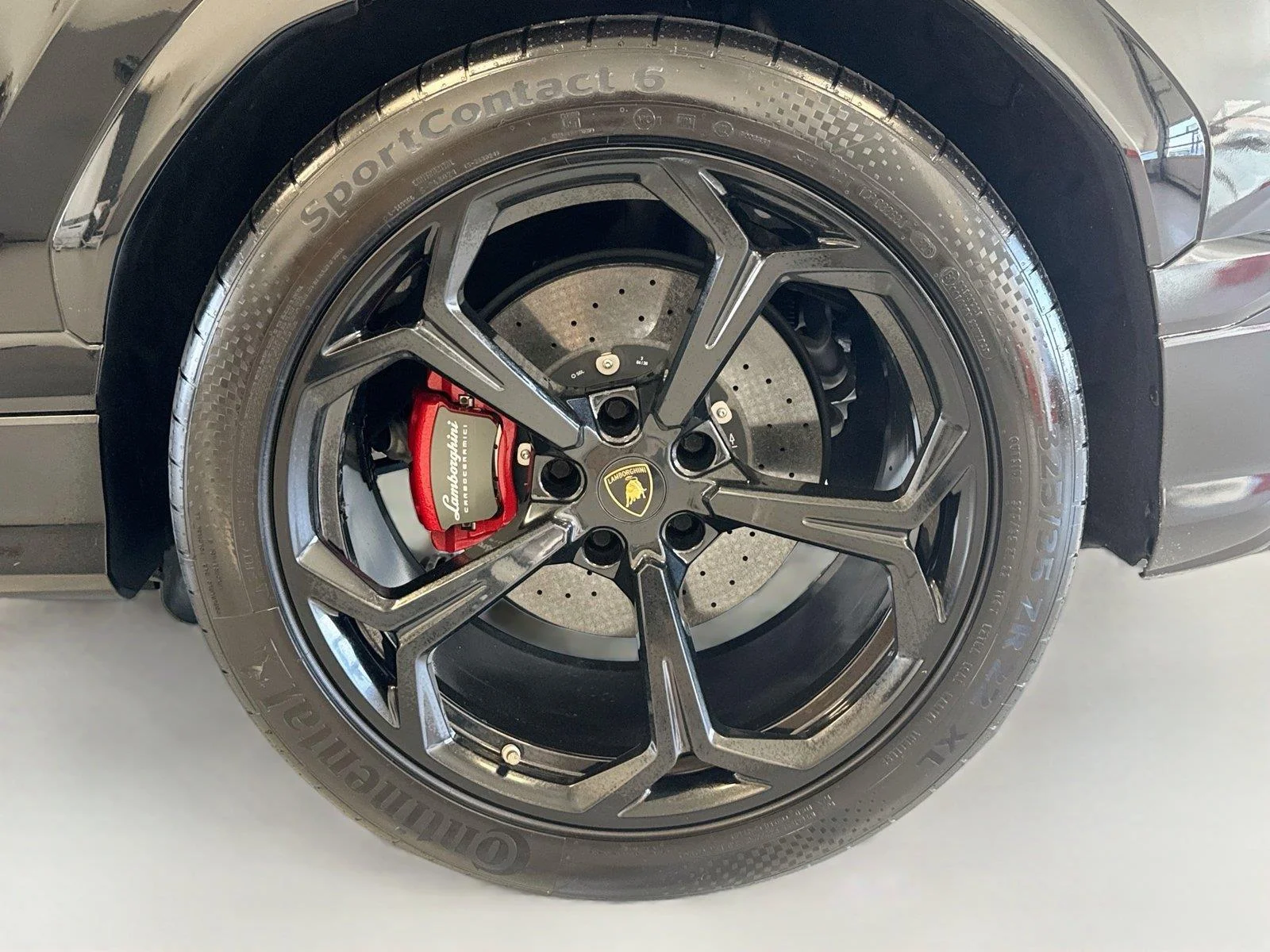 Used 2020 Nero Helene Metallic Lamborghini Base image 6
