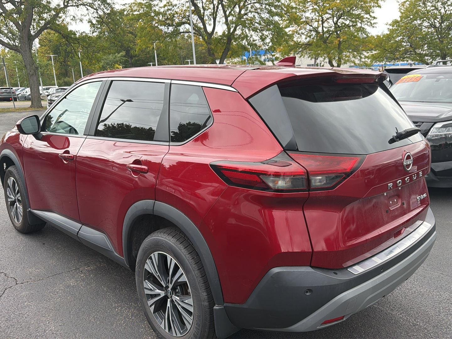 Used 2023 Scarlet Ember Tintcoat Nissan SV image 7