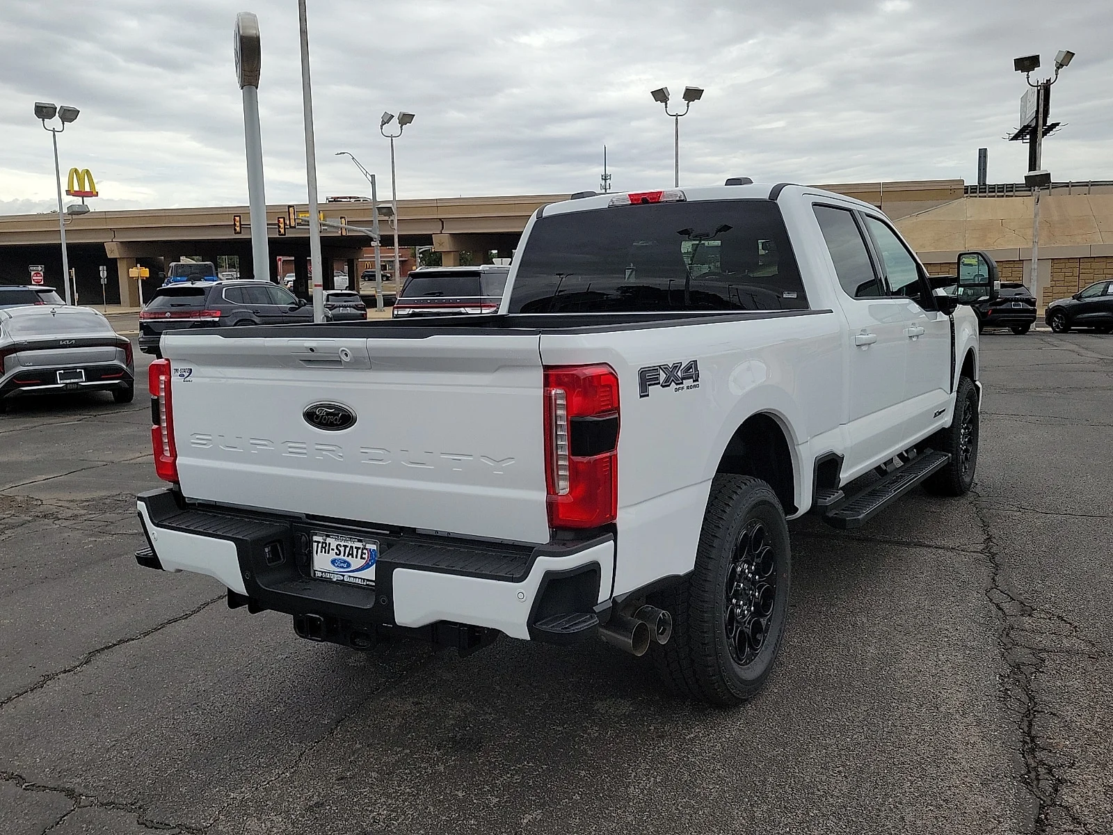 New 2026 Oxford White Ford F-250&reg; XLT image 4