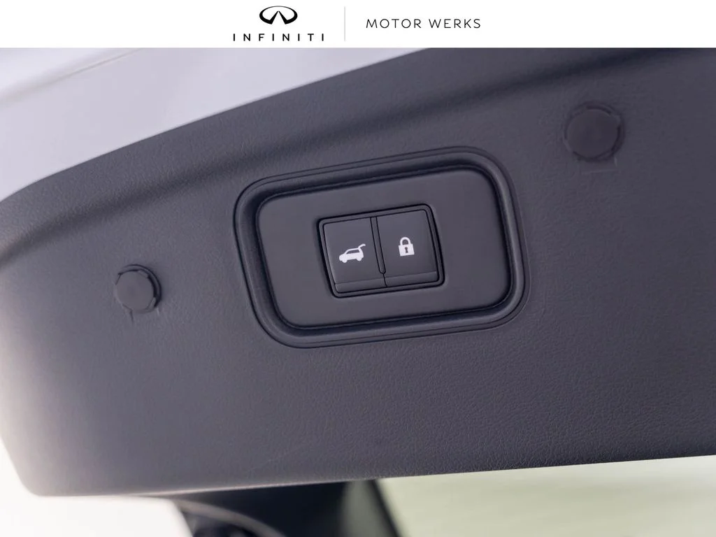 New 2027 2T RAD WHT INFINITI Autograph AWD image 36