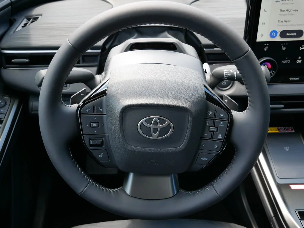 New 2026 Wind Chill Pearl <sup>1</sup> Toyota  XSE image 8