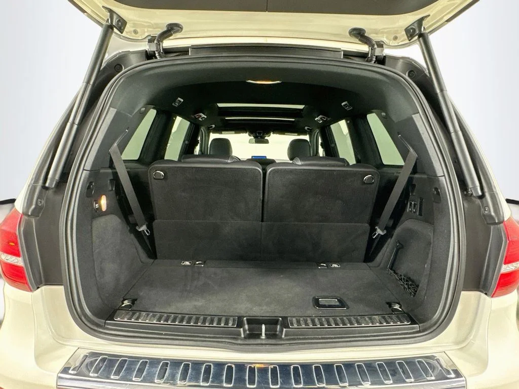 Used 2018 White Mercedes-Benz GLS 450 image 33