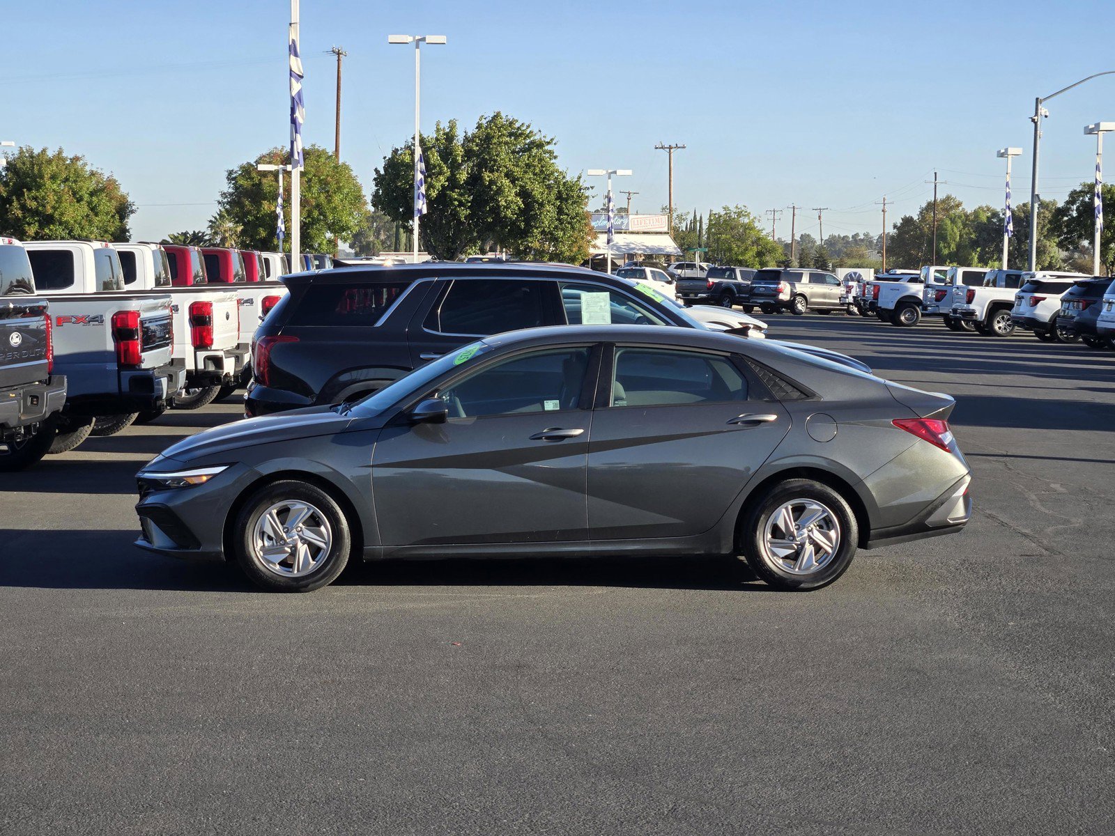 Used 2025 Amazon Gray Hyundai SE image 7