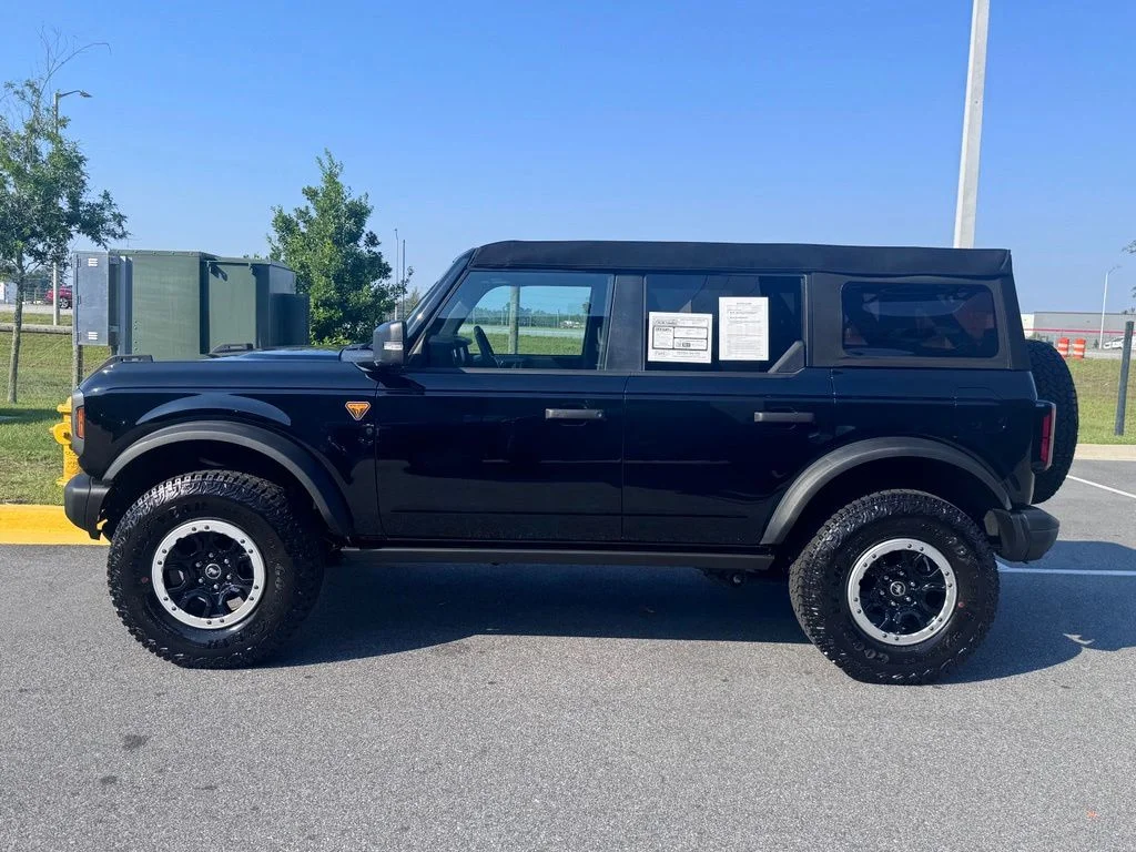 Certified Used 2025 Shadow Black Ford Badlands image 3