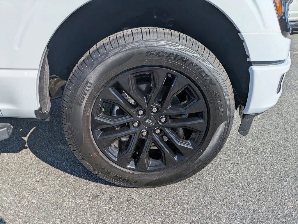 New 2026 Oxford White Ford XLT image 11