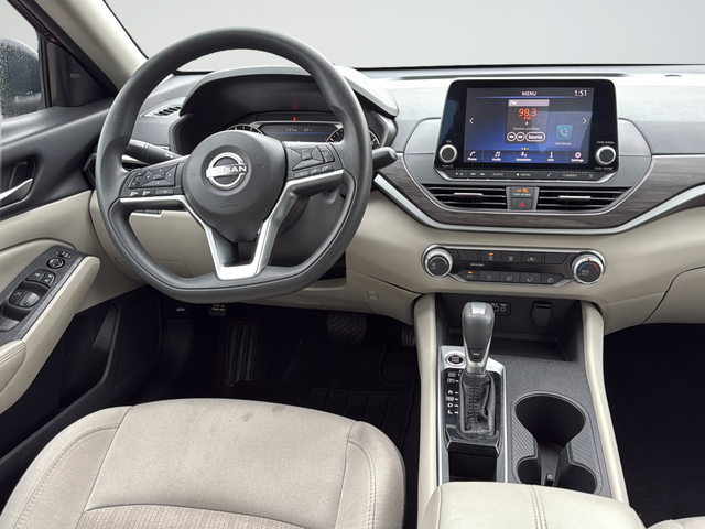 Used 2025 Red Nissan 2.5 SV image 11