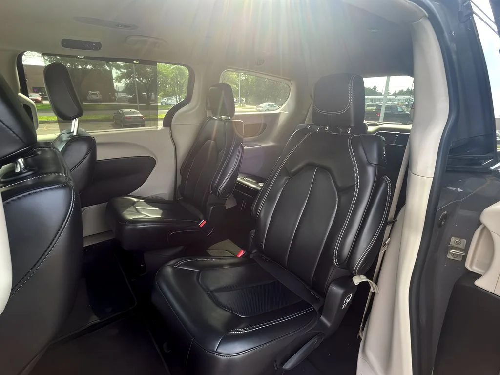 2023 Chrysler Pacifica Touring L - Photo 29