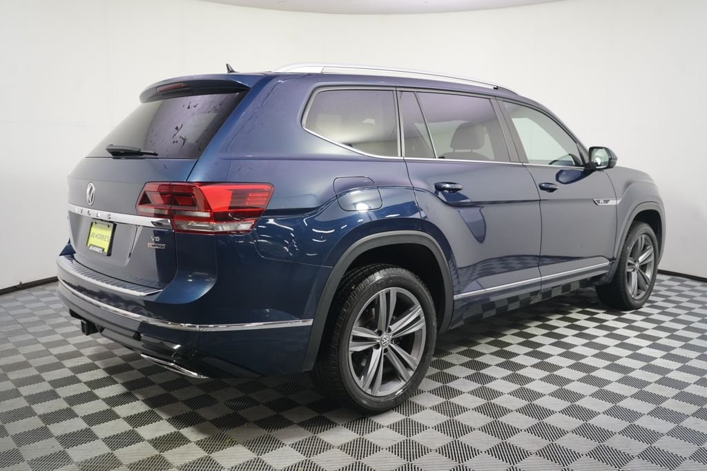 Used 2019 Blue Metallic Volkswagen 3.6L V6 SE image 7