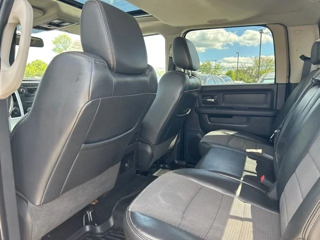 Used 2009 Gray Dodge Sport image 11