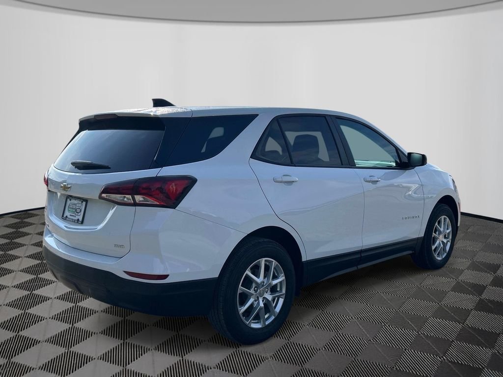 Used 2022 White Chevrolet LS image 5