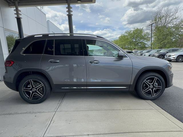 New 2026 Mountain Grey Metallic Mercedes-Benz GLB 250 4MATIC® image 20