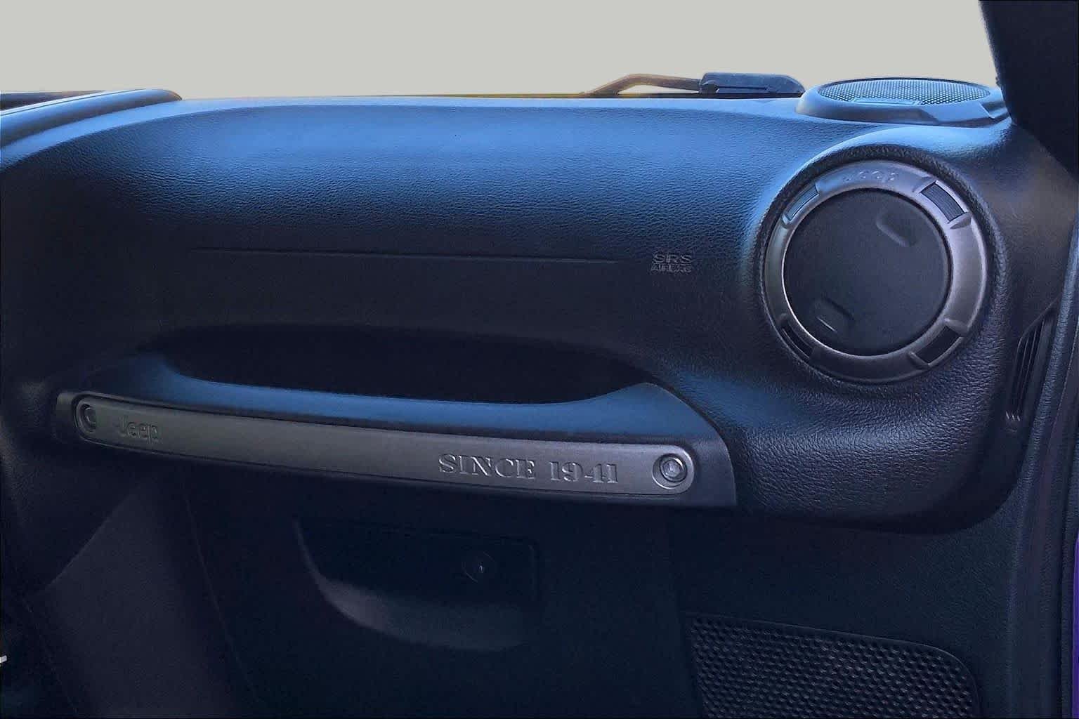 Used 2018 Xtreme Purple Pearlcoat Jeep Sport S image 19