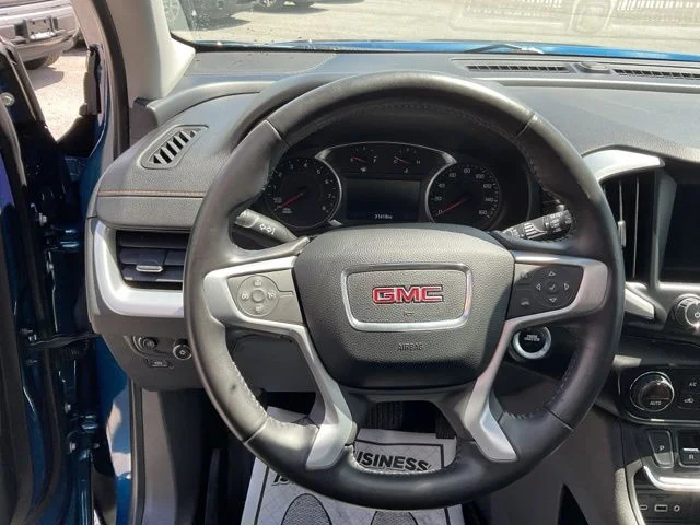 Used 2019 Blue Emerald Metallic GMC  image 32