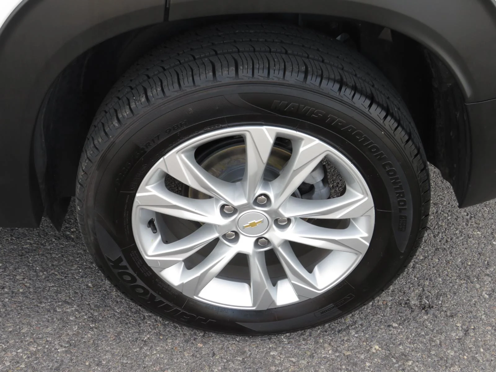 Used 2023 Summit White Chevrolet LS image 19