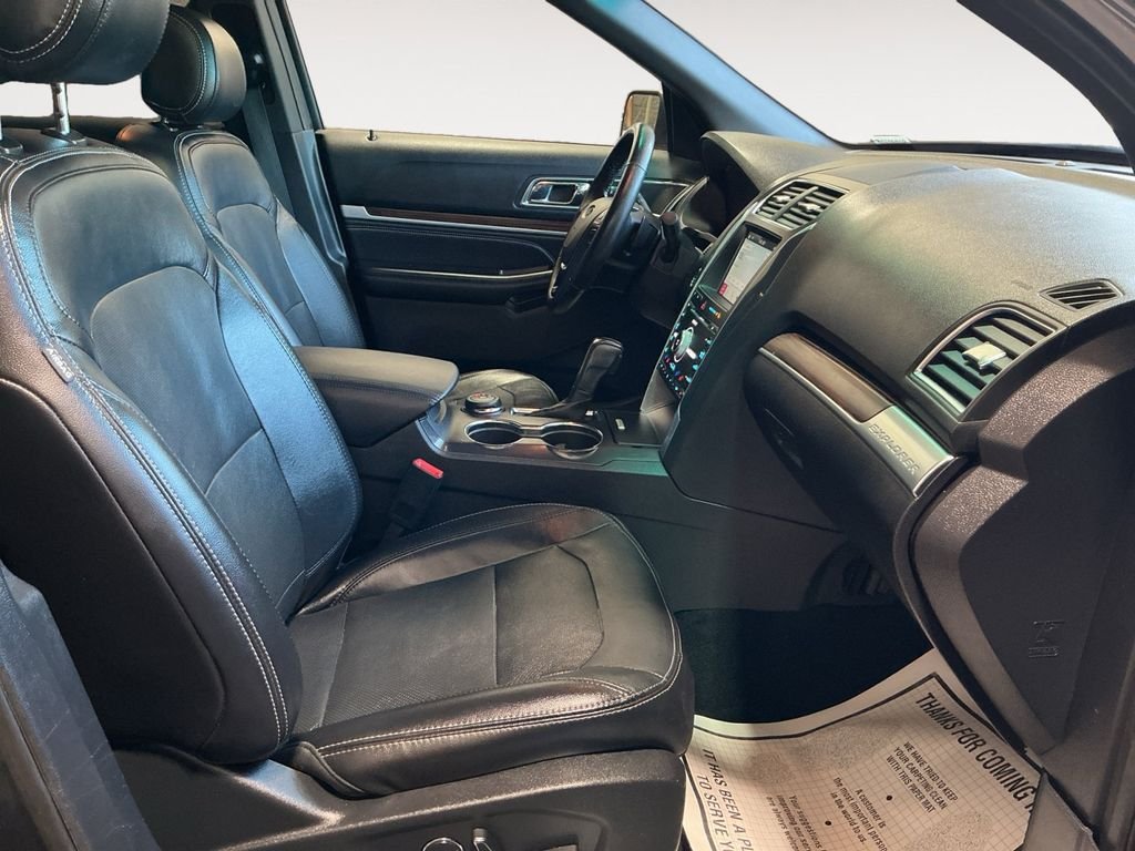 Used 2017 Gray Ford Limited image 15