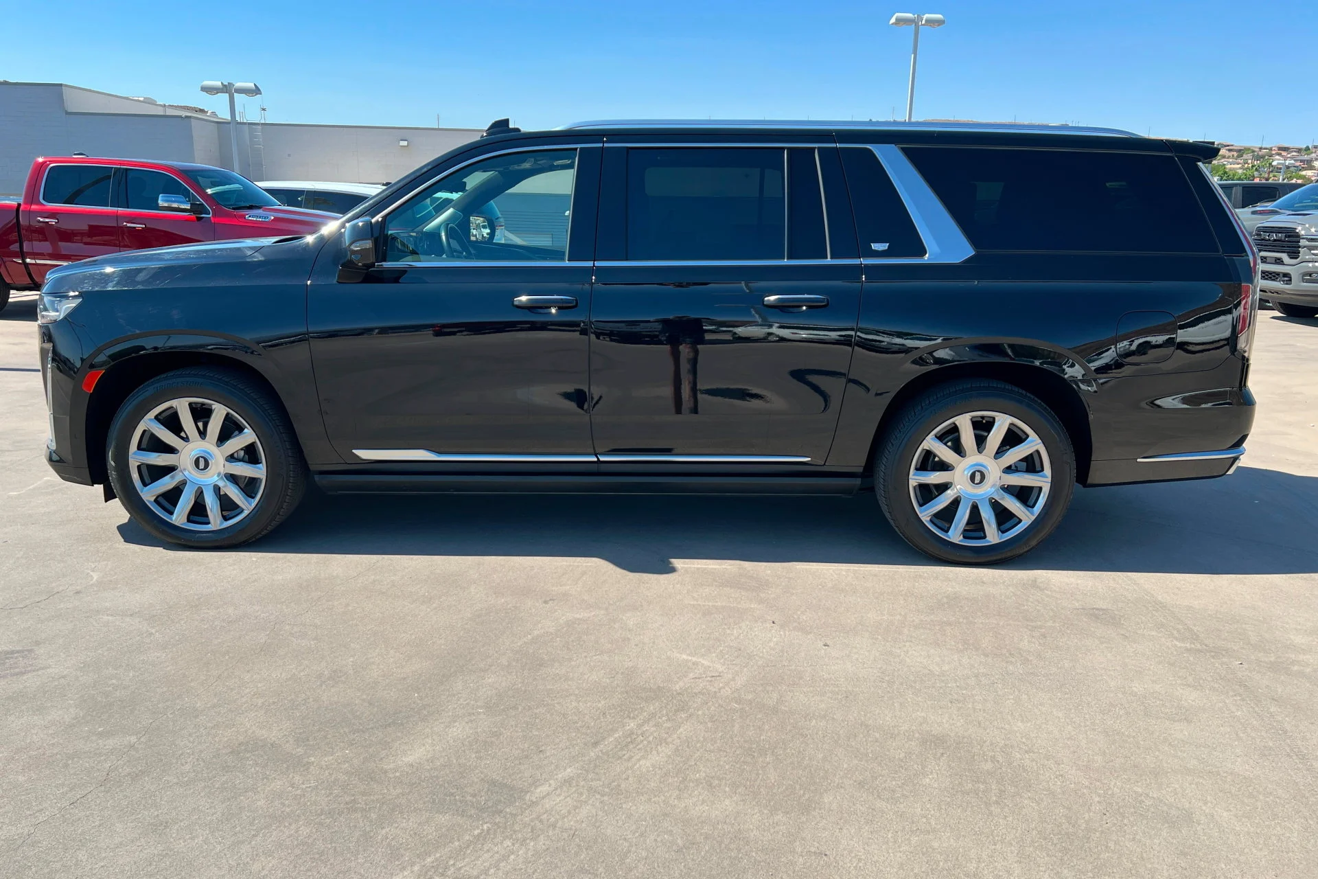 2024 Cadillac Escalade ESV Premium Luxury Platinum - Photo 2