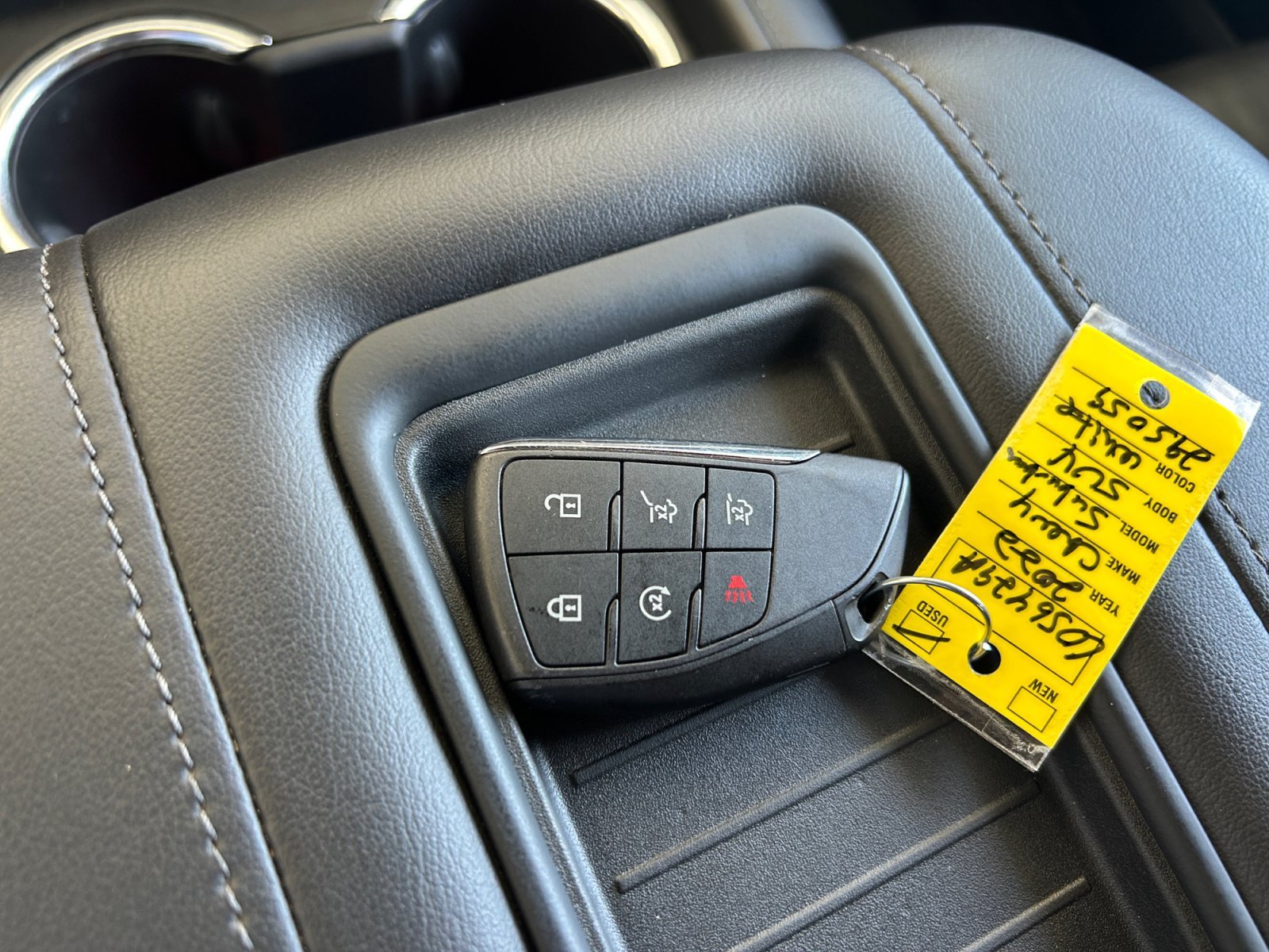 Used 2022 Summit White Chevrolet Z71 image 28