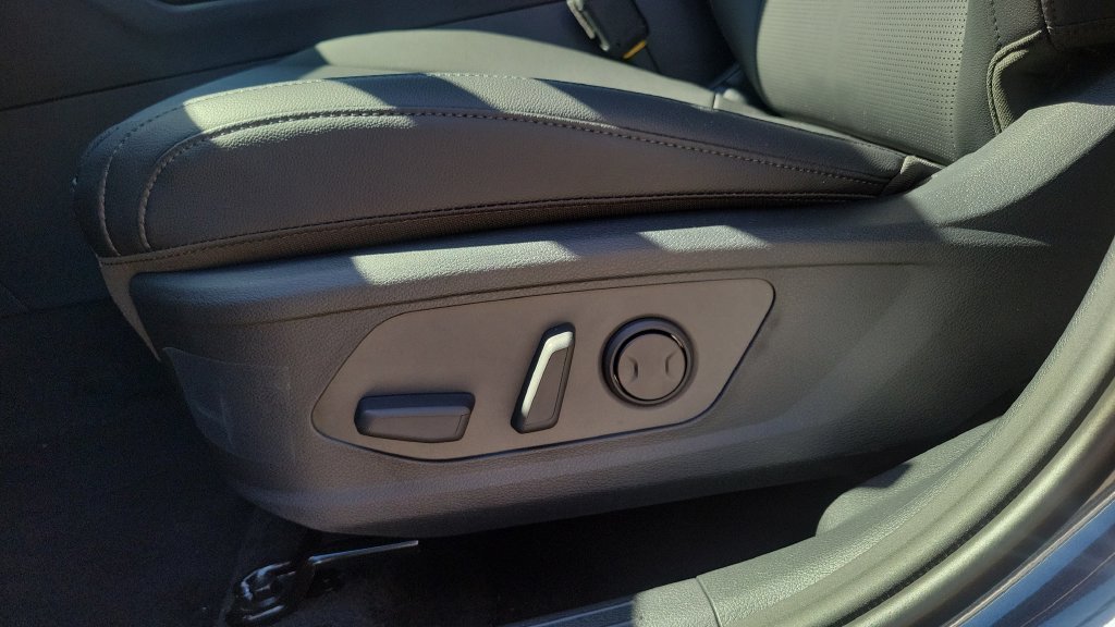 New 2027 Gravity Gray Kia EX image 16