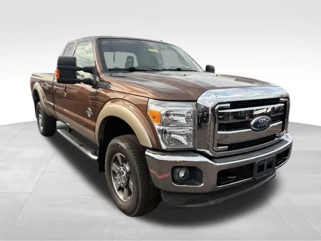 Used 2011  Ford Lariat image 1