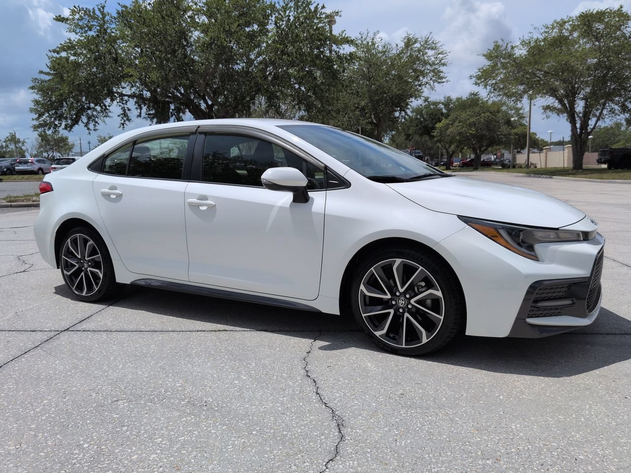 Used 2021 Blizzard Pearl Toyota SE image 2