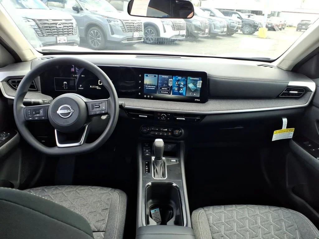 New 2026 Aspen White TriCoat / Super Black Two-tone Nissan SV image 8