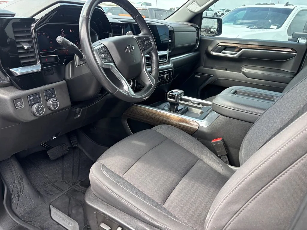 Used 2022 Black Chevrolet RST image 5