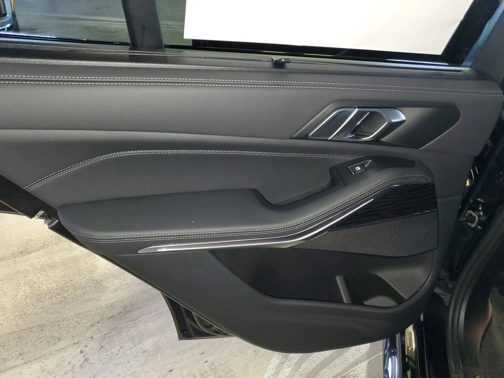Used 2026 Black Sapphire Metallic BMW sDrive40i image 9