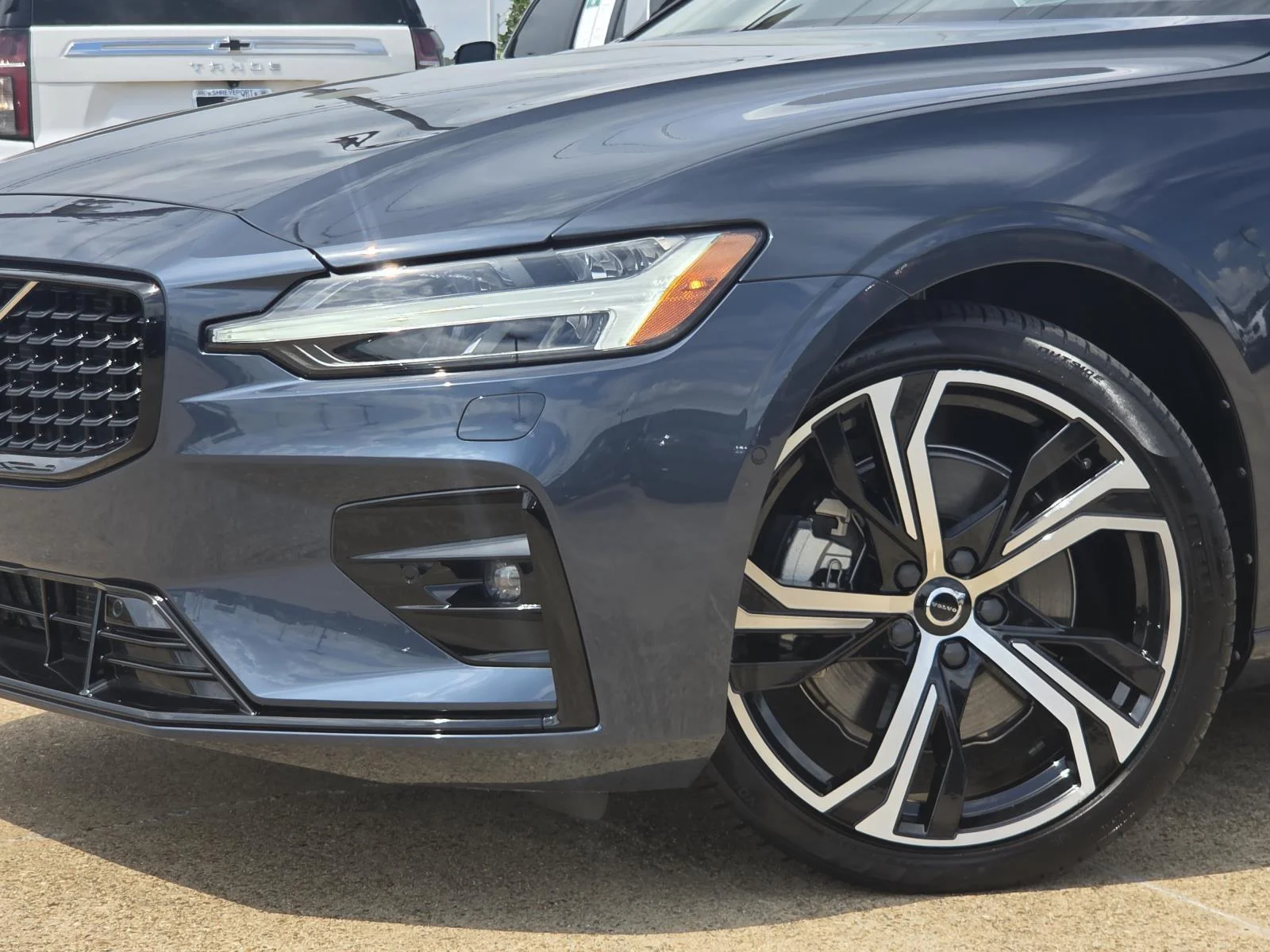 Used 2024 Denim Blue Metallic Volvo Plus Dark Theme image 7