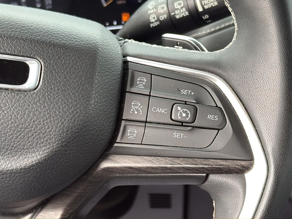 Used 2023 Gray Jeep Limited image 17
