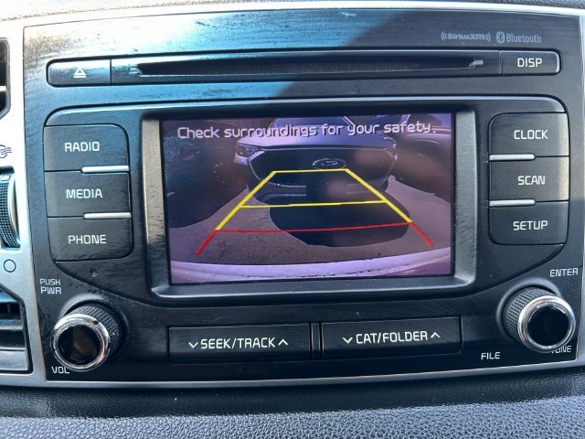 Used 2018 White Kia LX image 26