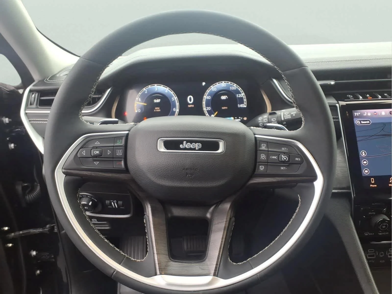 Used 2023 Midnight Sky Jeep Limited image 29