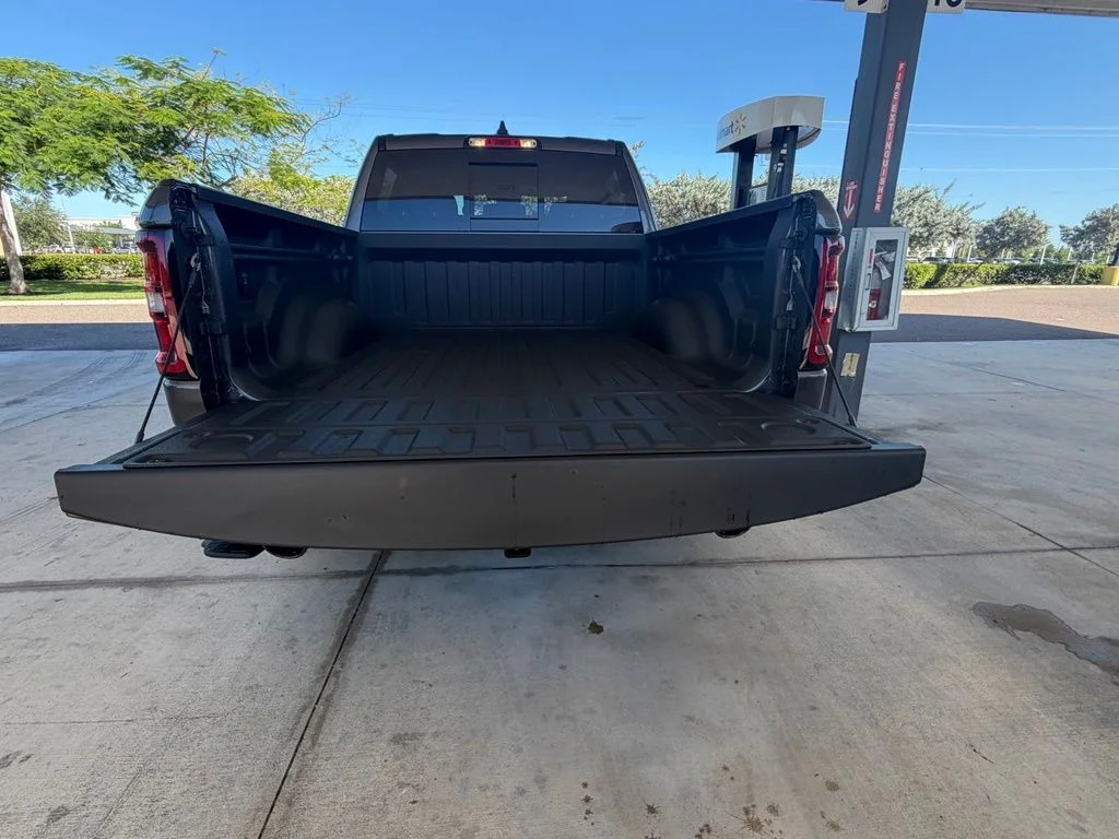 New 2026 Granite Crystal Metallic Clear-Coat Exterior Paint RAM Laramie image 42