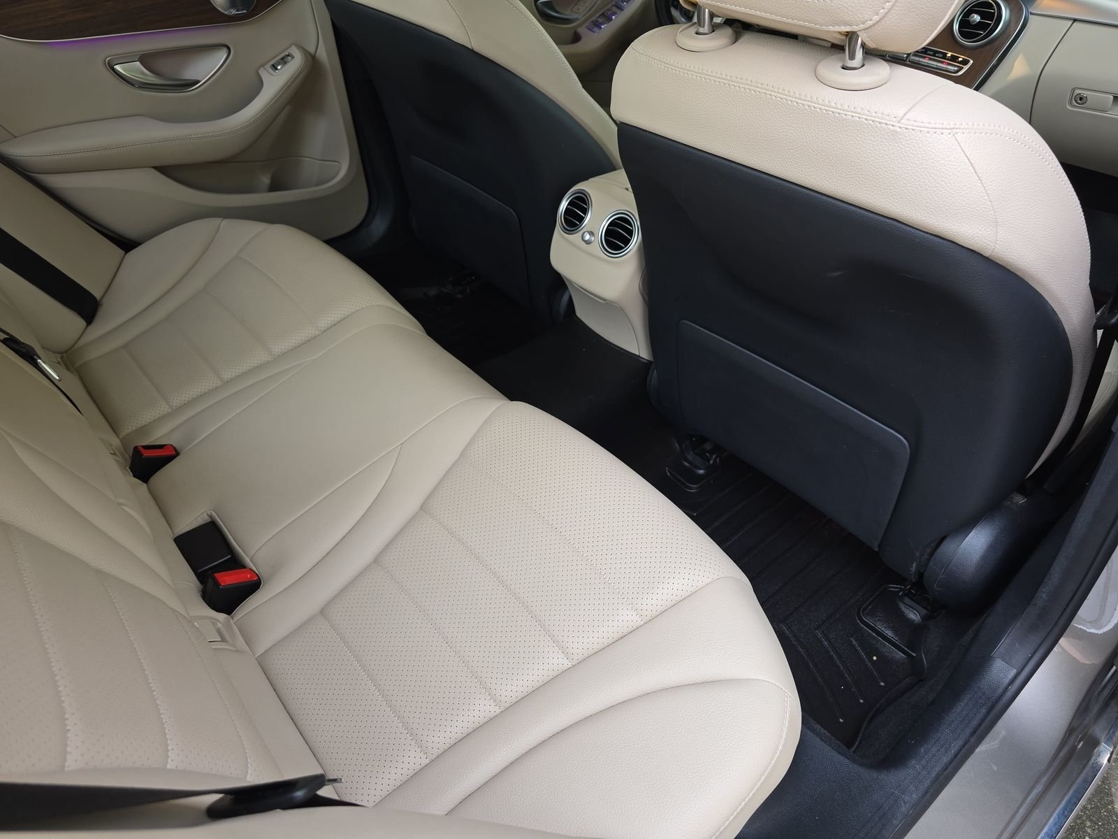 Used 2020  Mercedes-Benz C 300 image 13