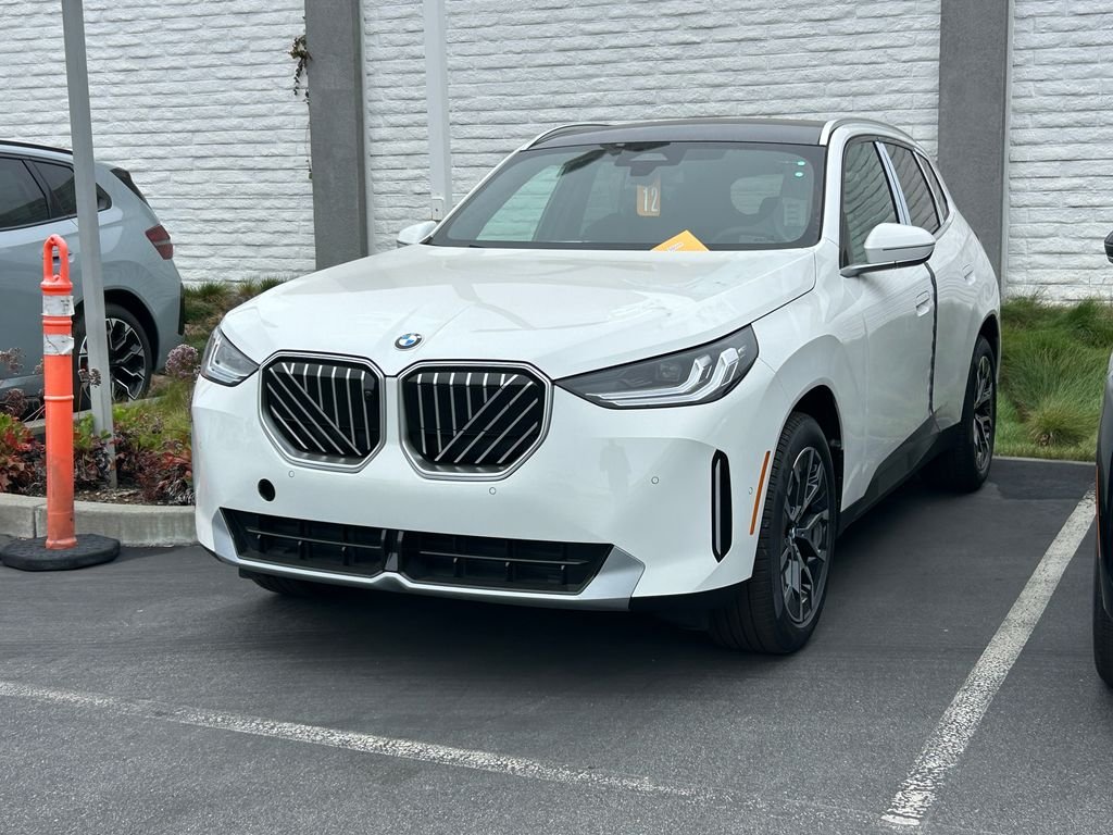 New 2026 Alpine White BMW 30 xDrive image 2