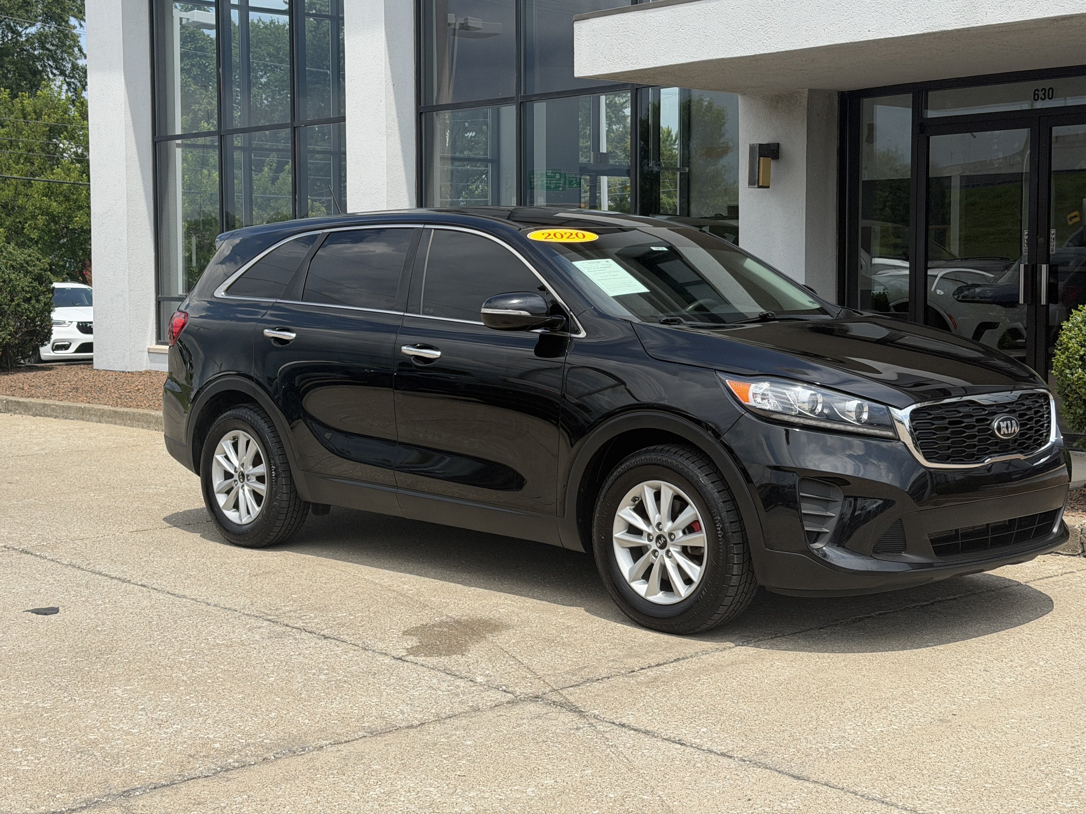 Used 2020 Kia Sorento LX with VIN 5XYPG4A53LG613725 for sale in Jeffersontown, KY