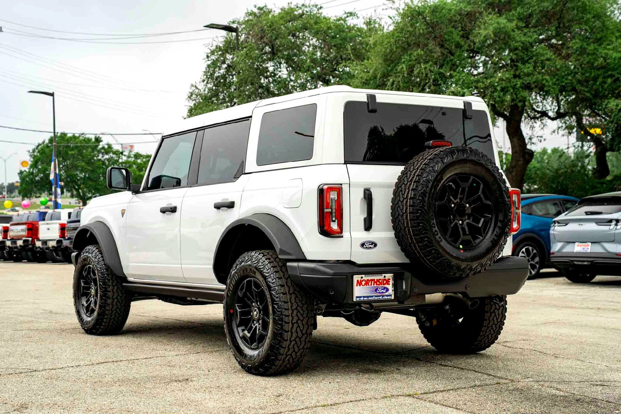 New 2026 Oxford White Ford Badlands image 5