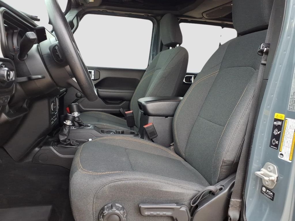 Used 2024 Anvil Clearcoat Jeep Sport image 24